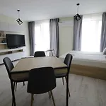 La Familia Apartamento *